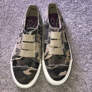 Blowfish Malibu Mandi Denim Camo Slip On  Sneakers. 8.5